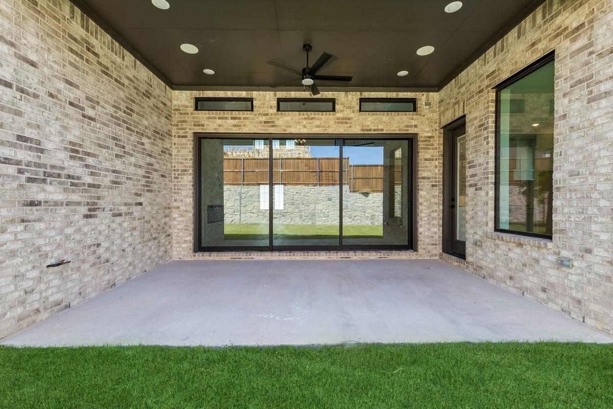 main property photo 25