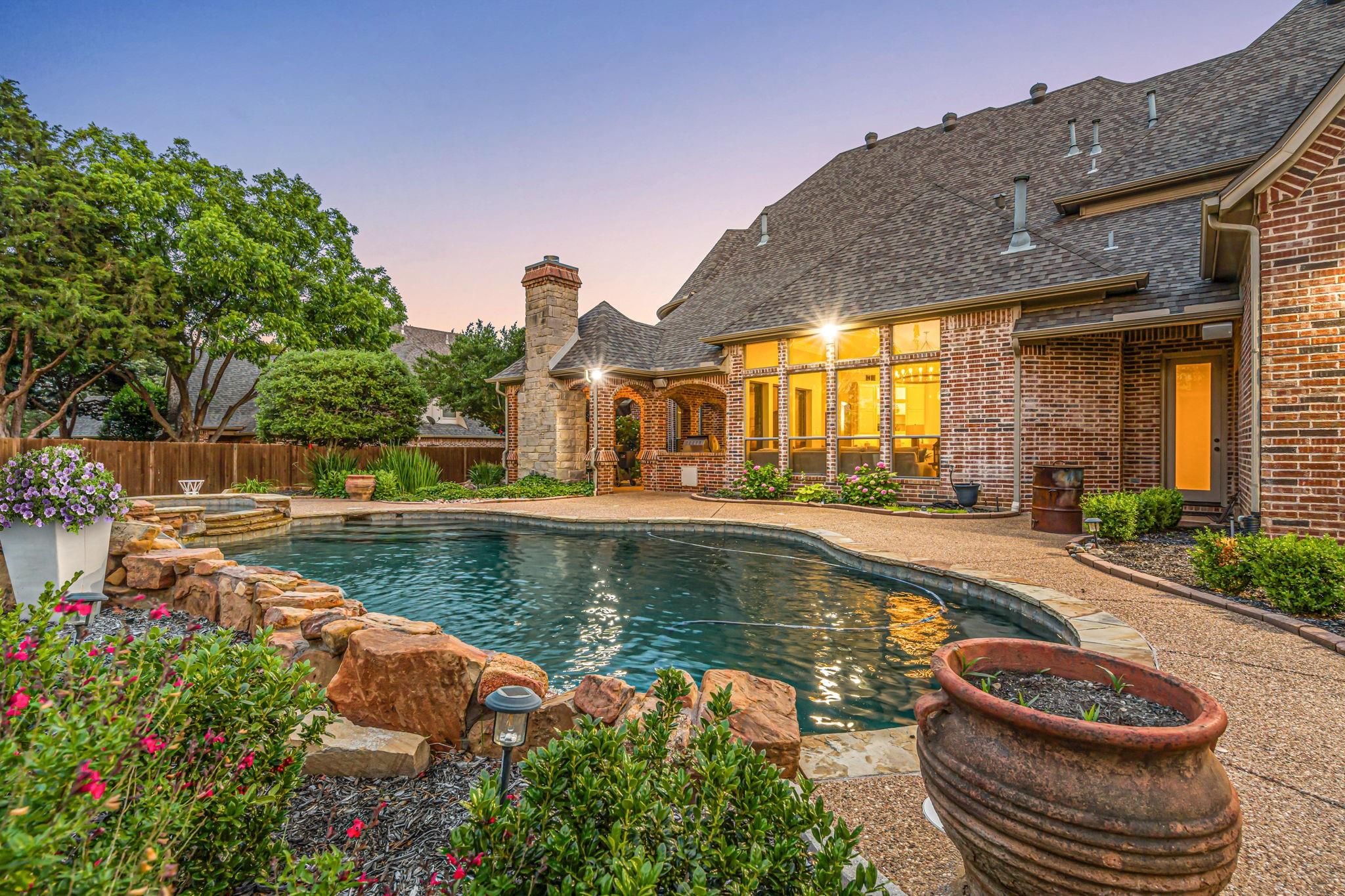 main property photo 33