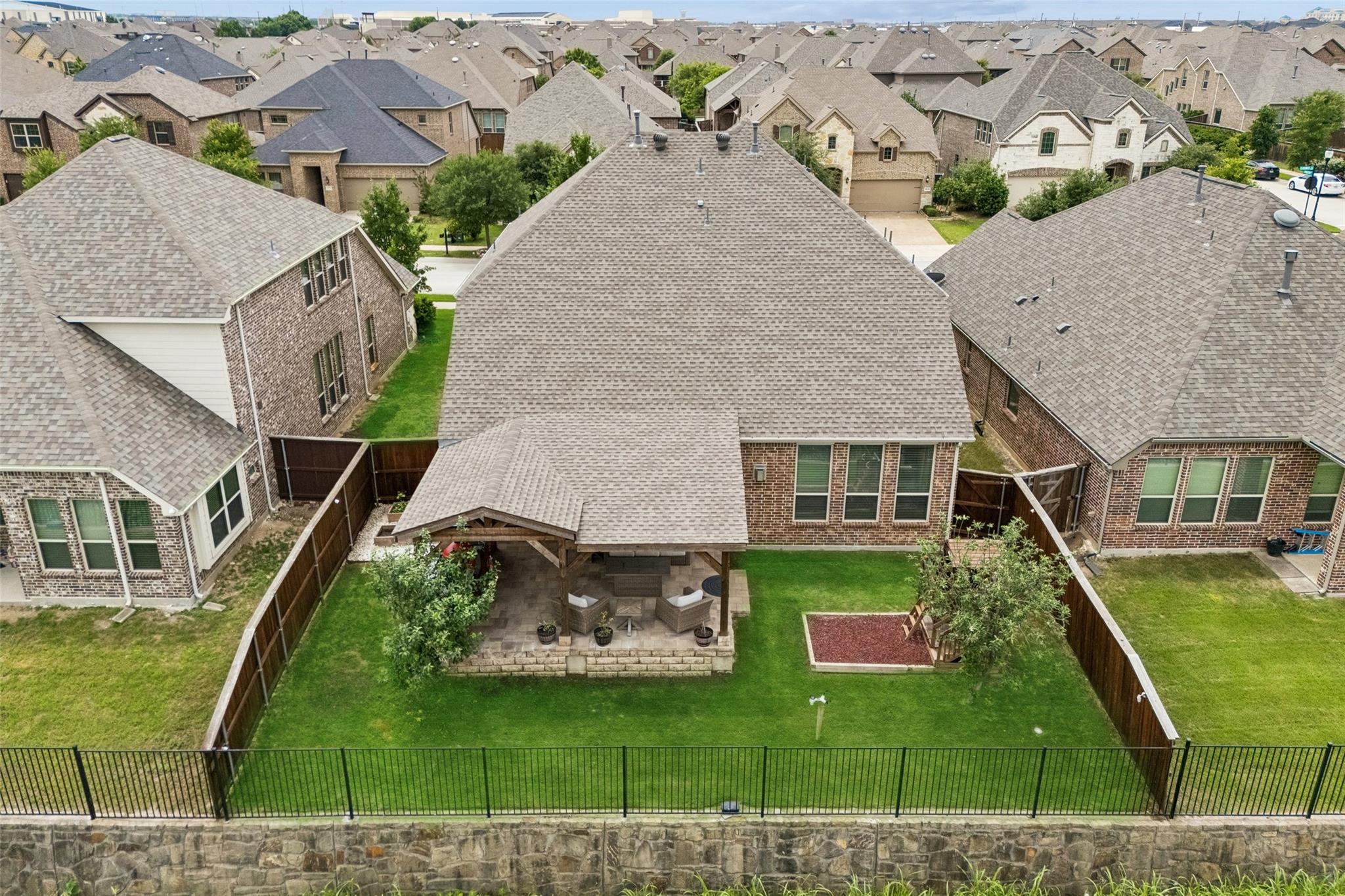 main property photo 34