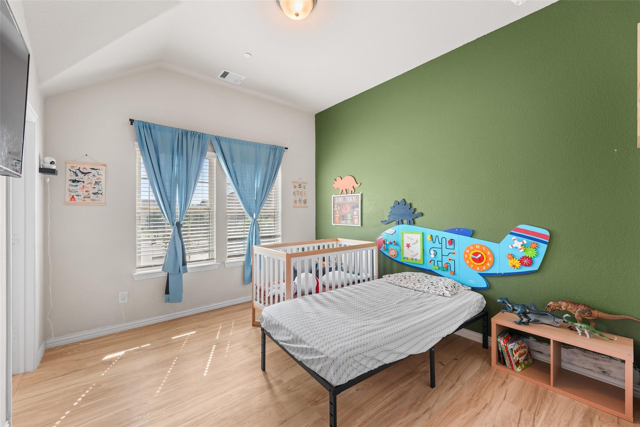 main property photo 25