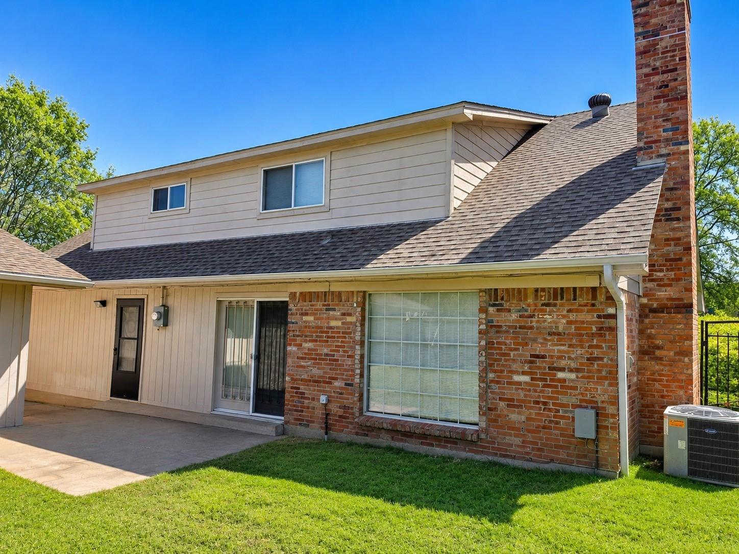 main property photo 11