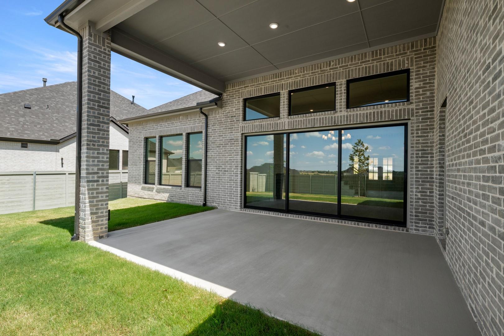 main property photo 7