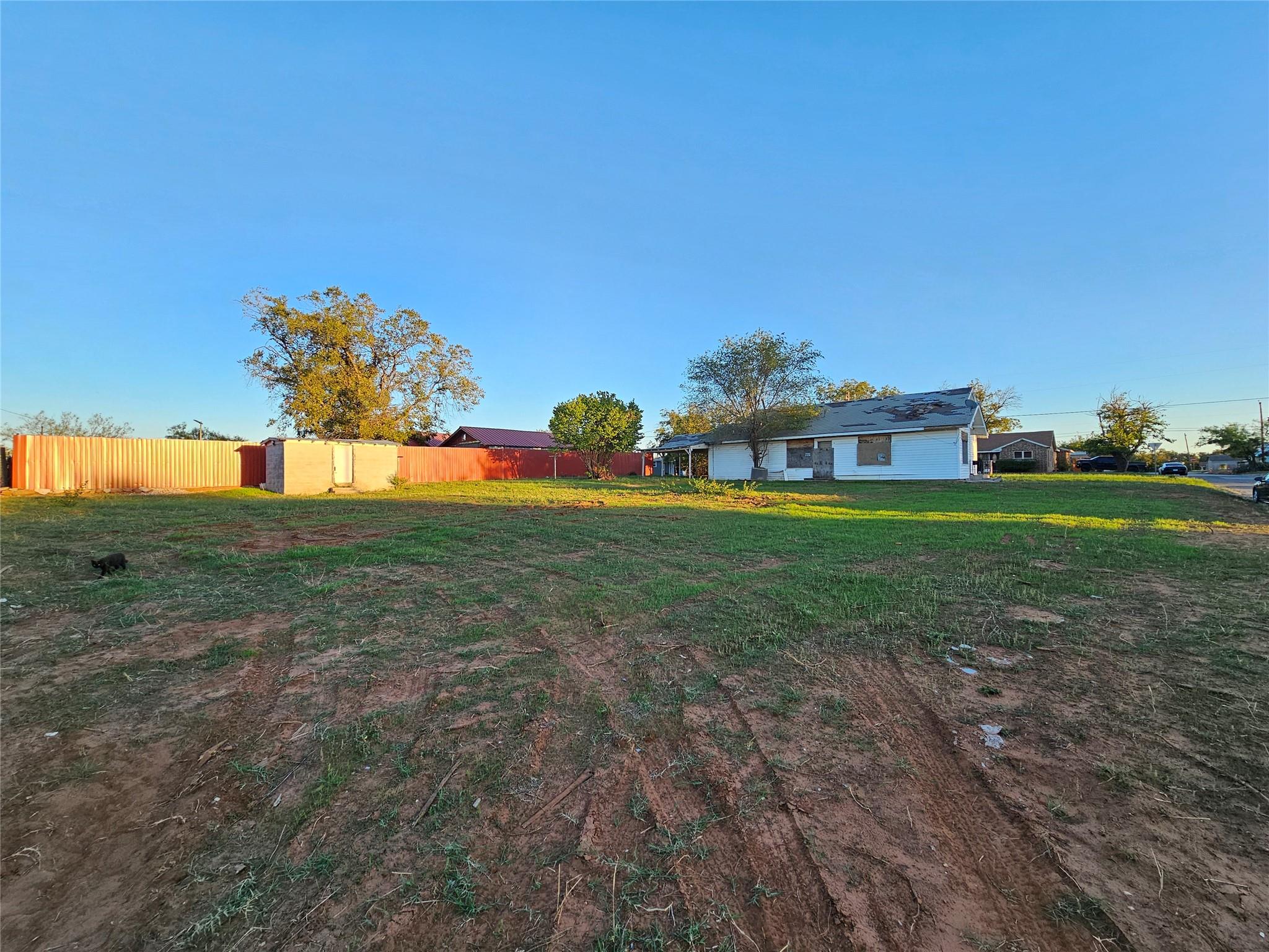 main property photo 10