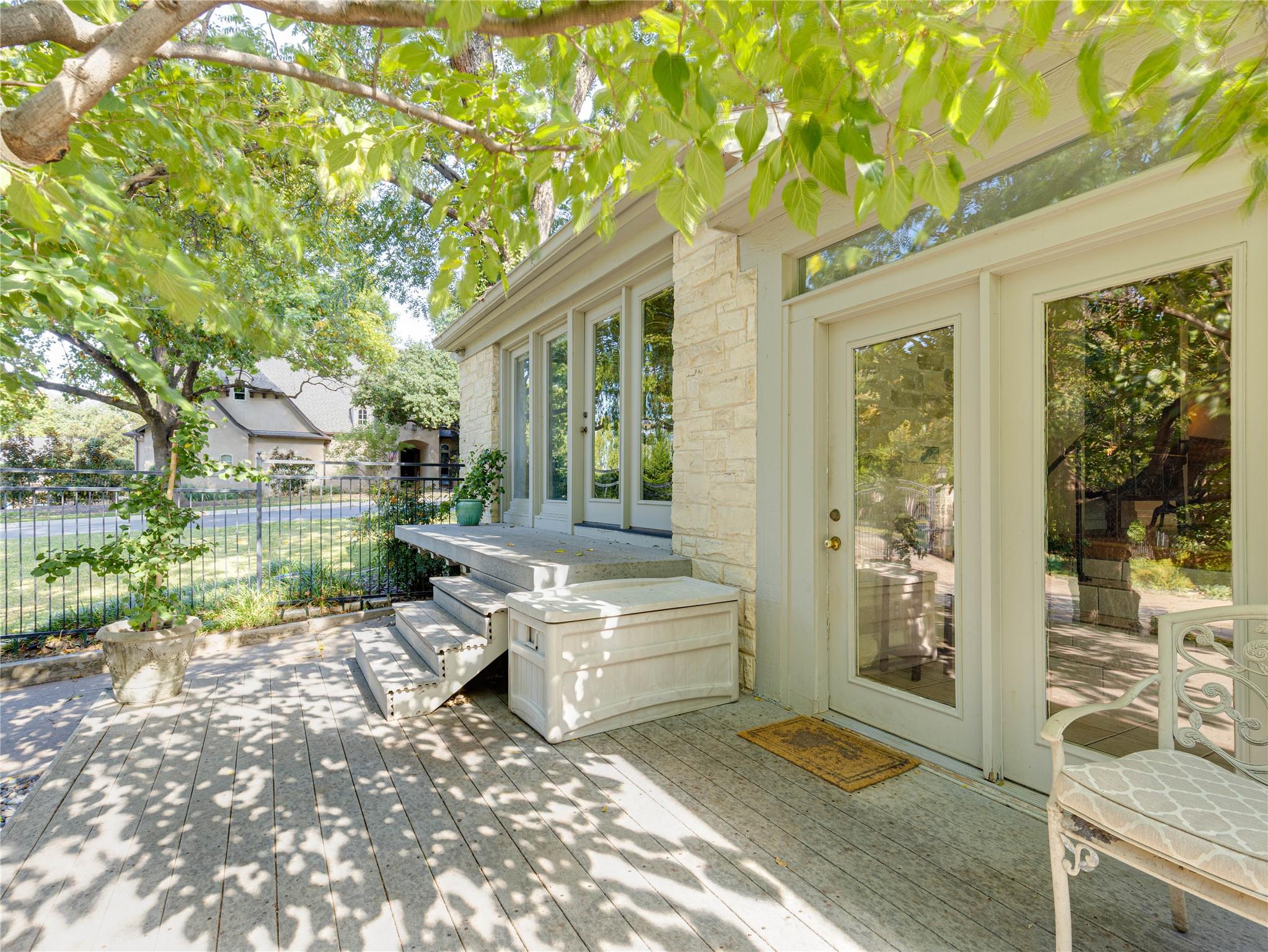 main property photo 28
