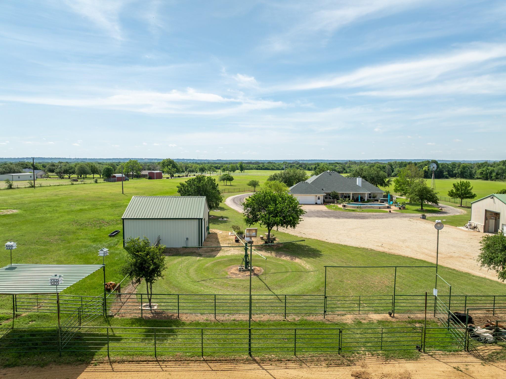 main property photo 9