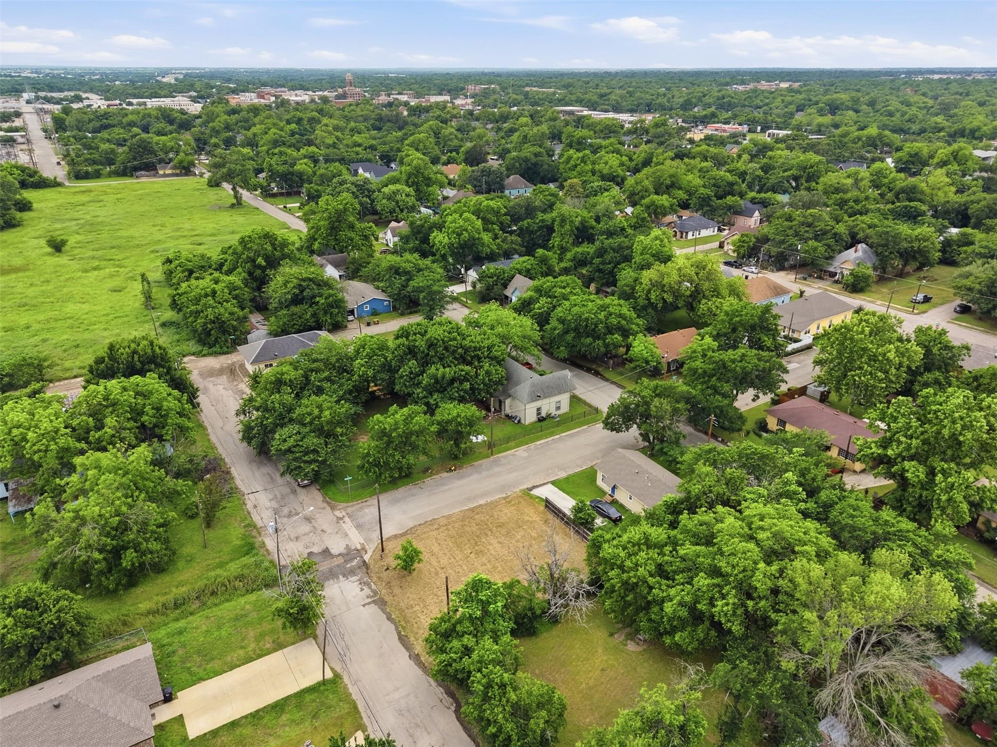 main property photo 13