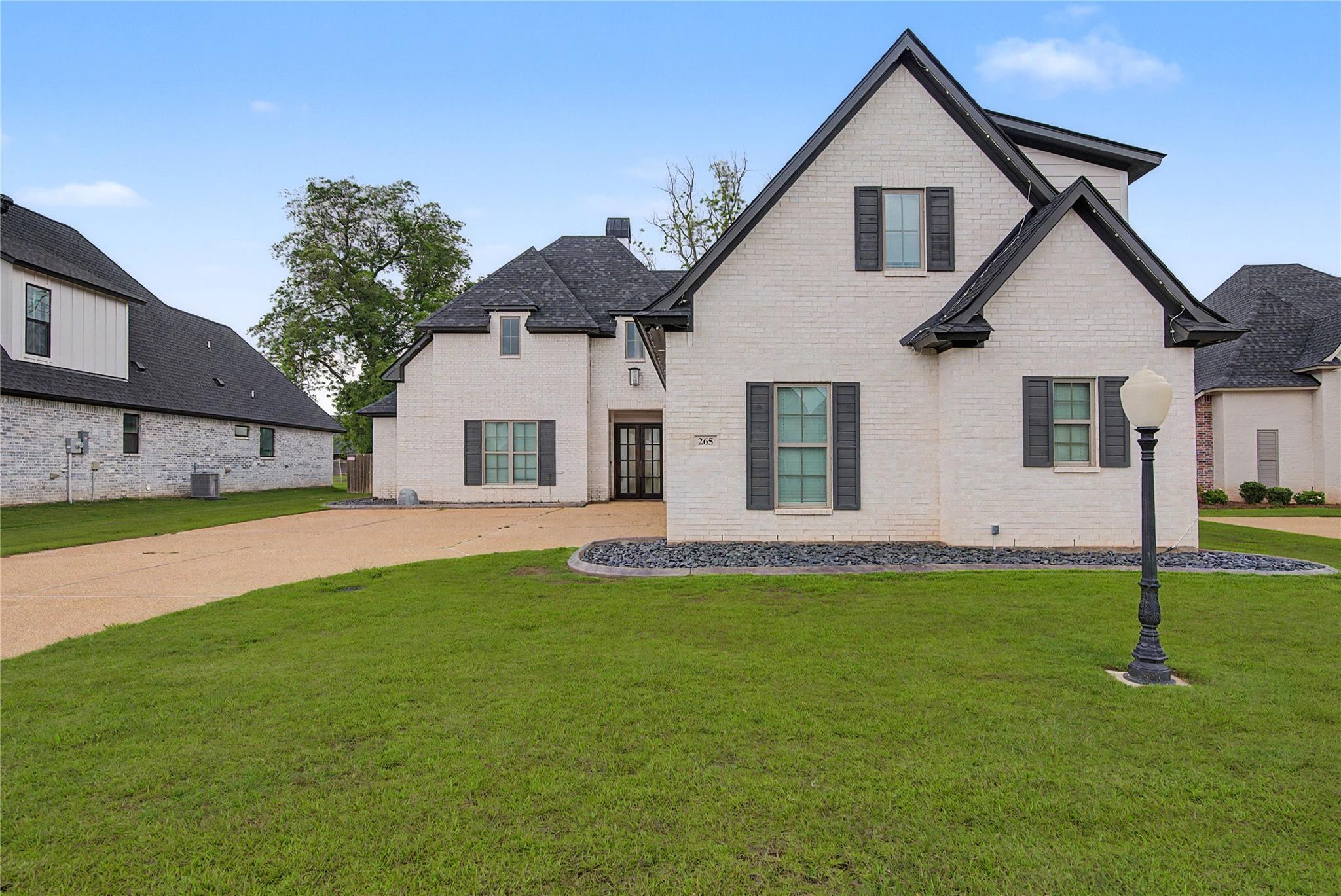 main property photo 3