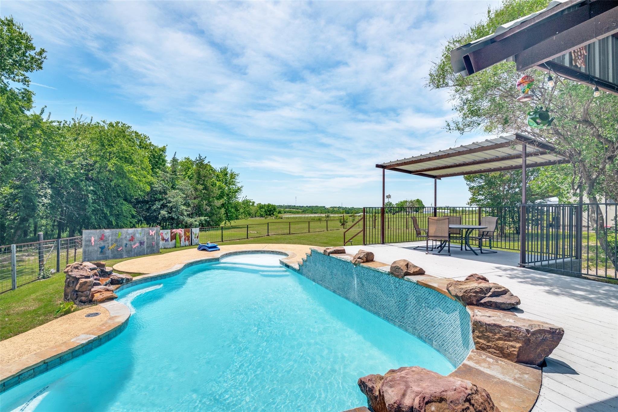 main property photo 27