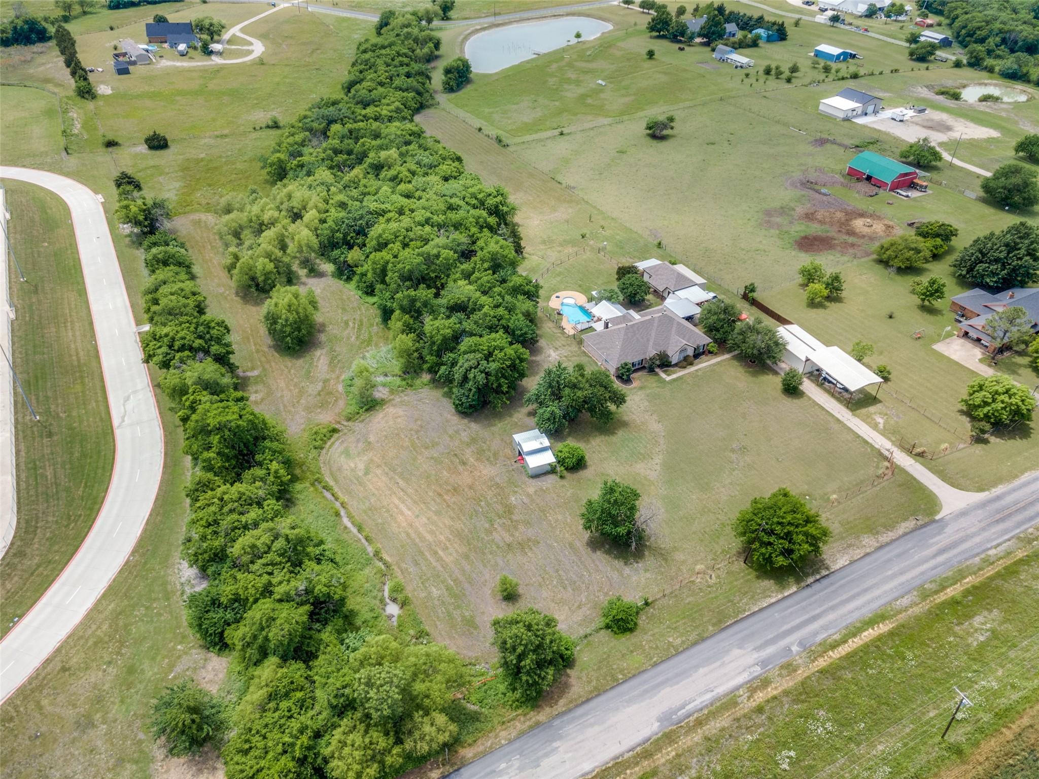 main property photo 37
