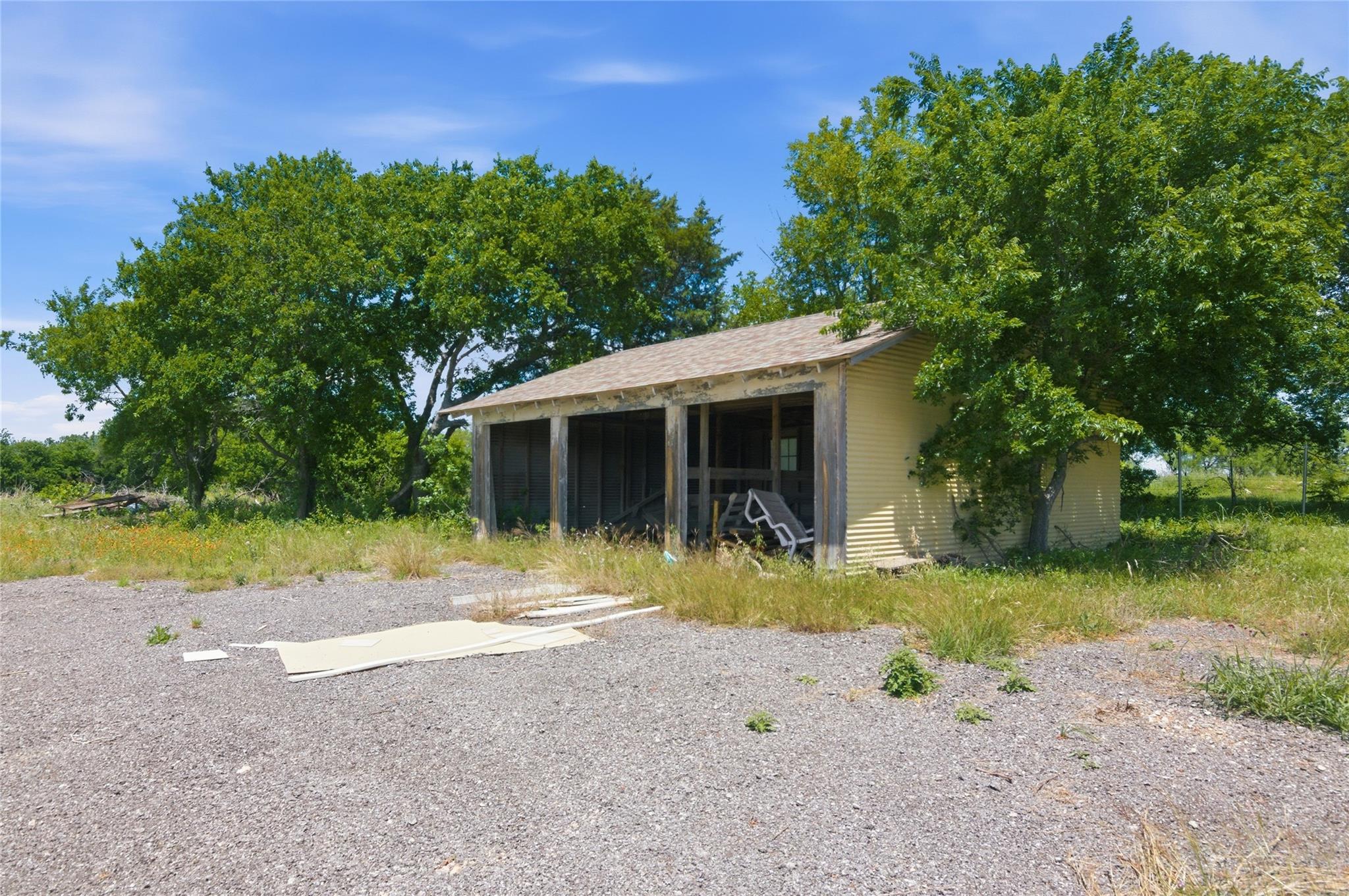 main property photo 31