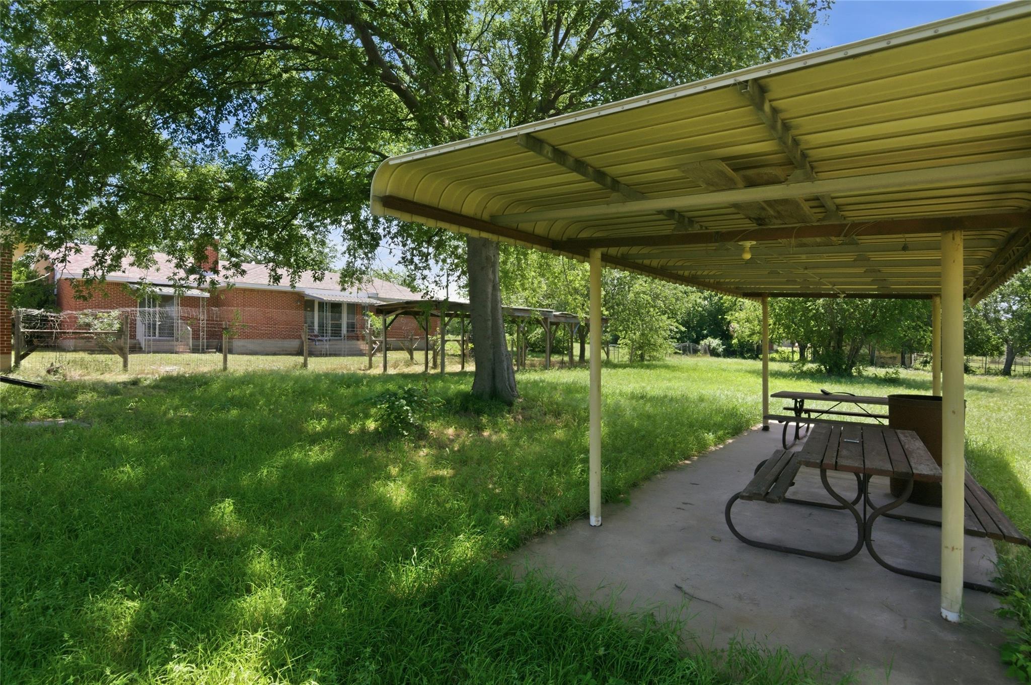 main property photo 35