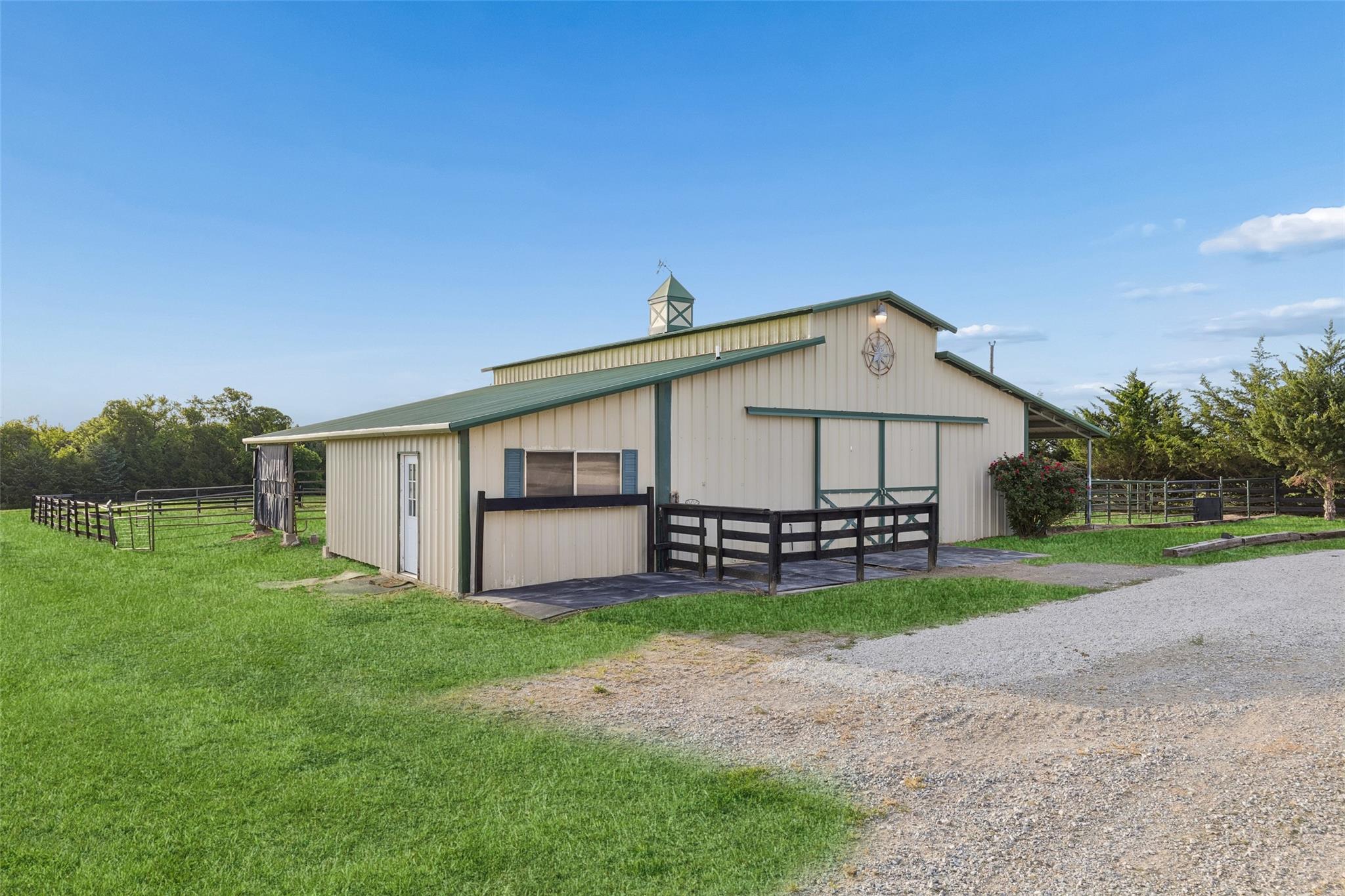 main property photo 32