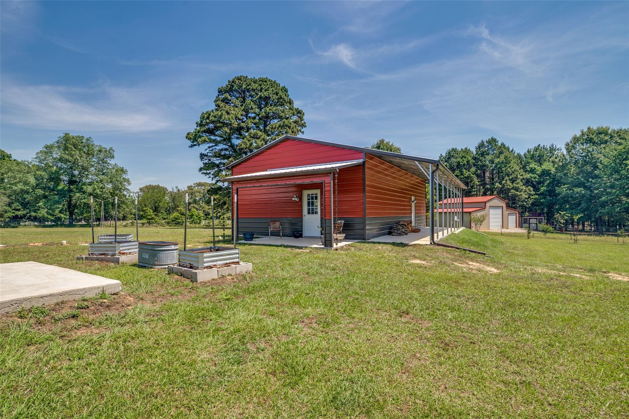 main property photo 8