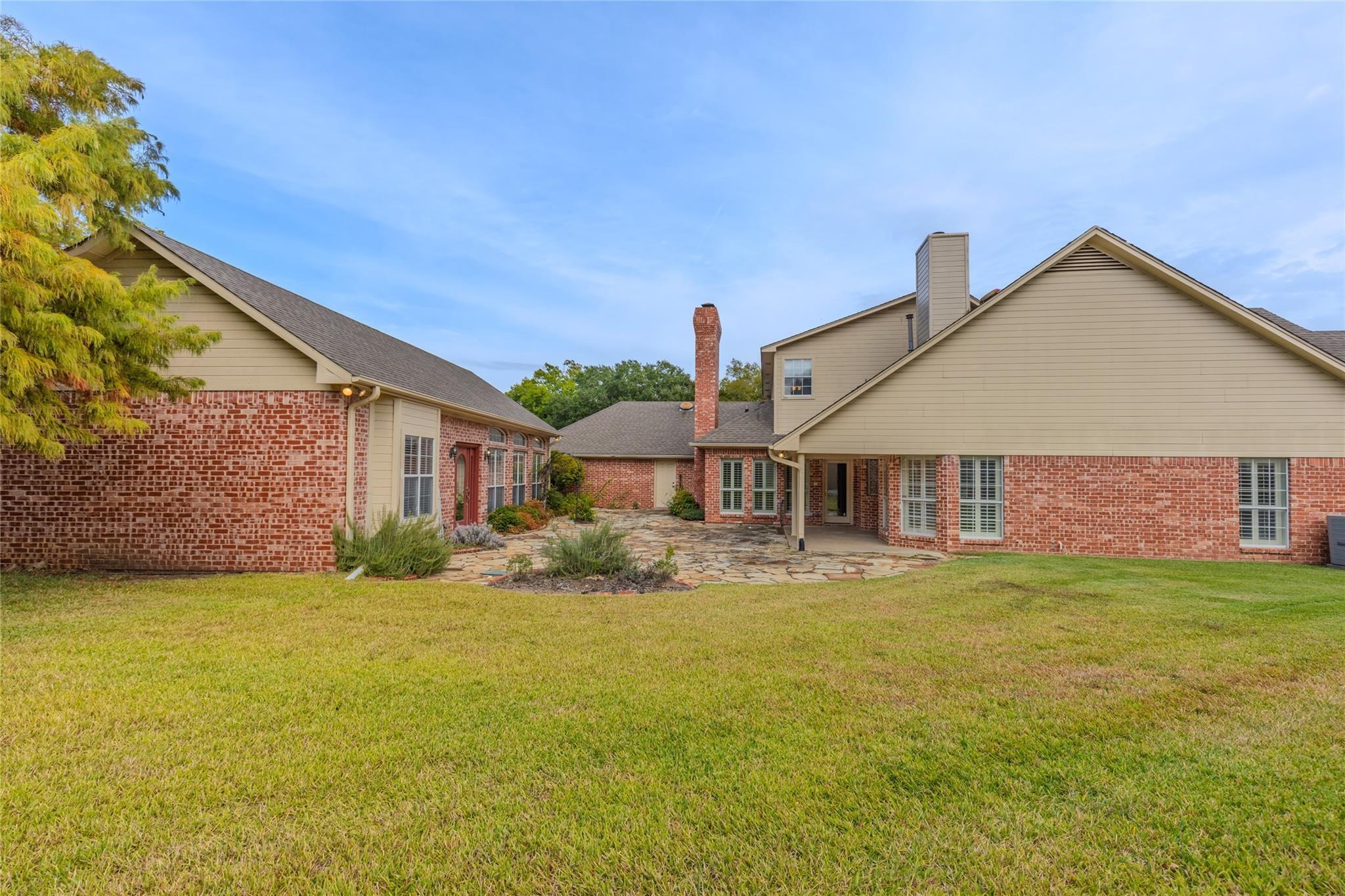 main property photo 29