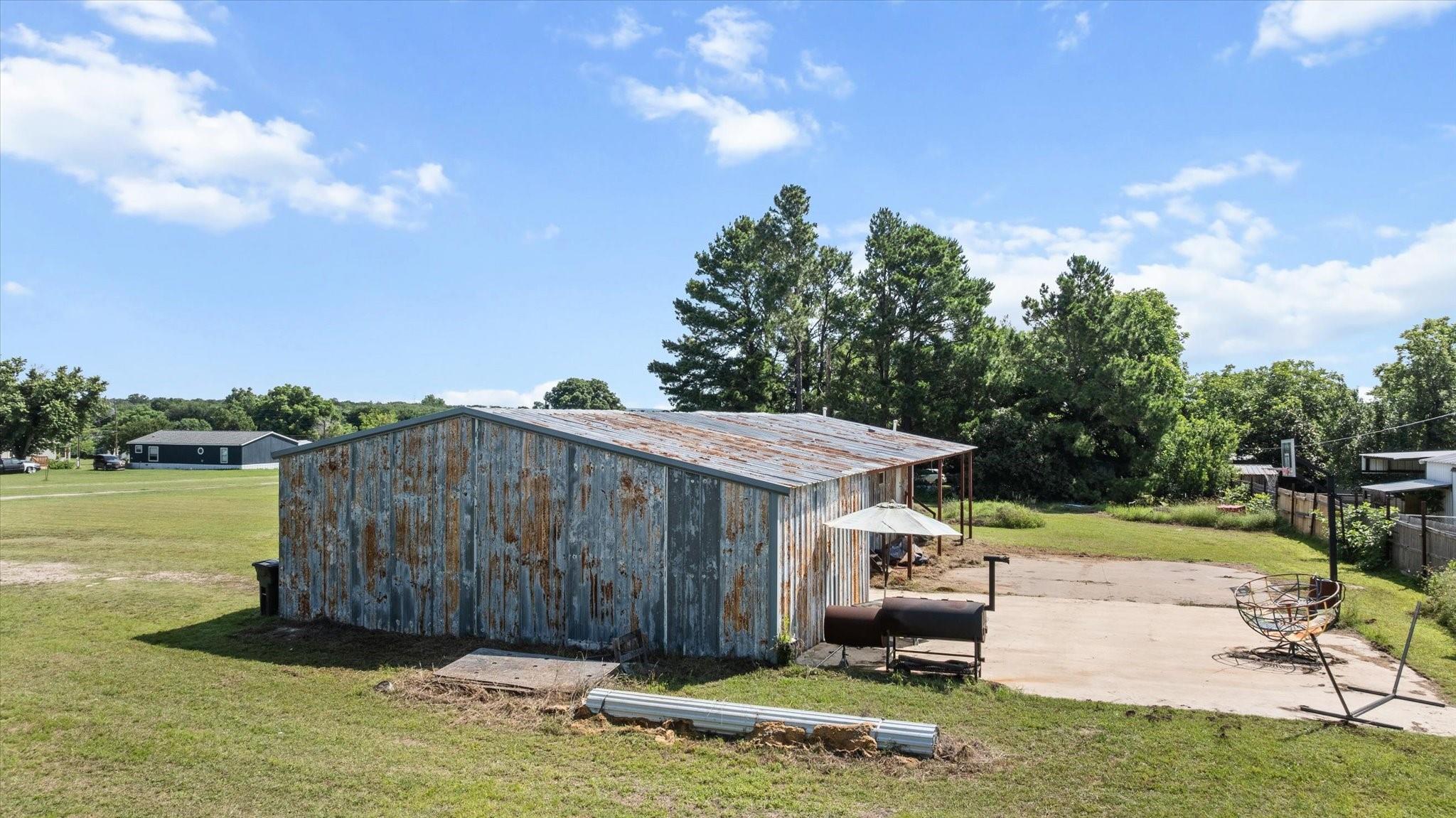 main property photo 8