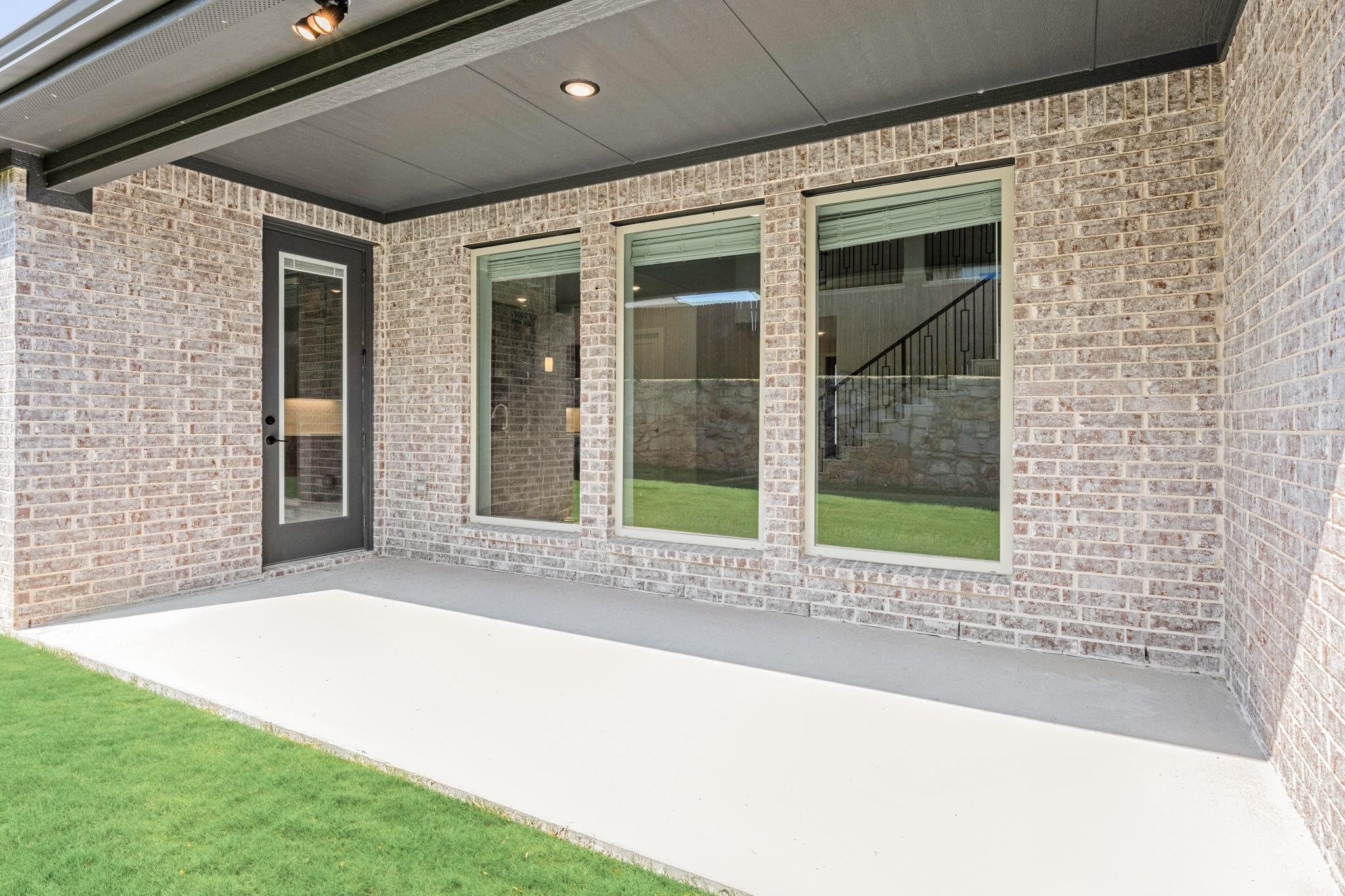 main property photo 36