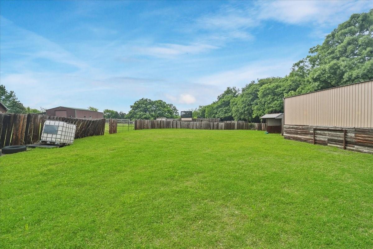 main property photo 29