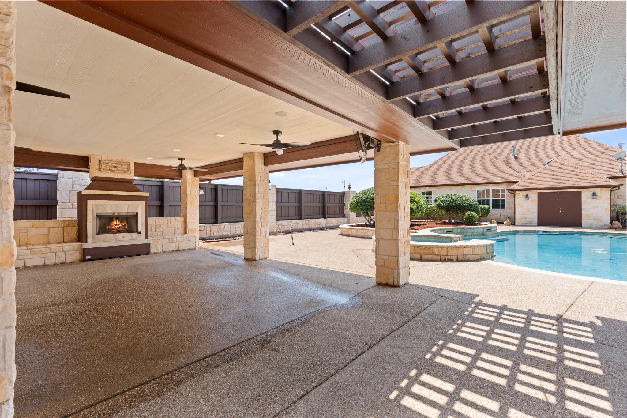 main property photo 8