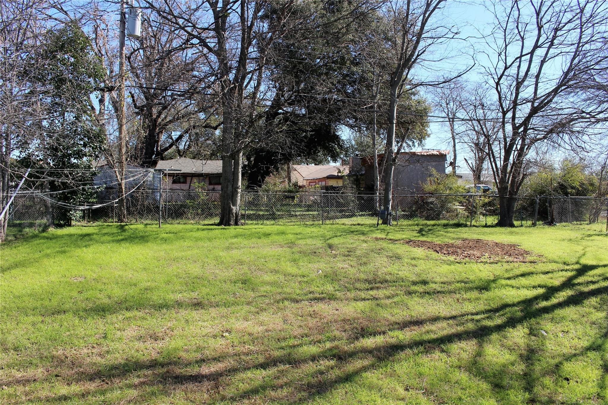 main property photo 8