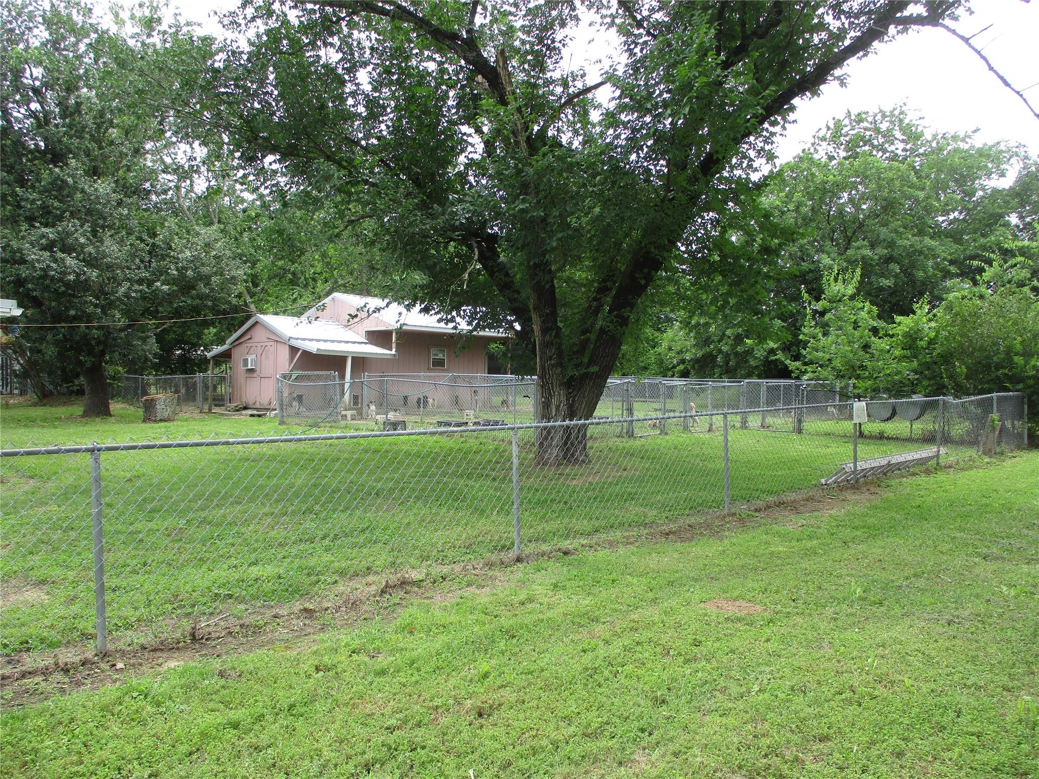 main property photo 11