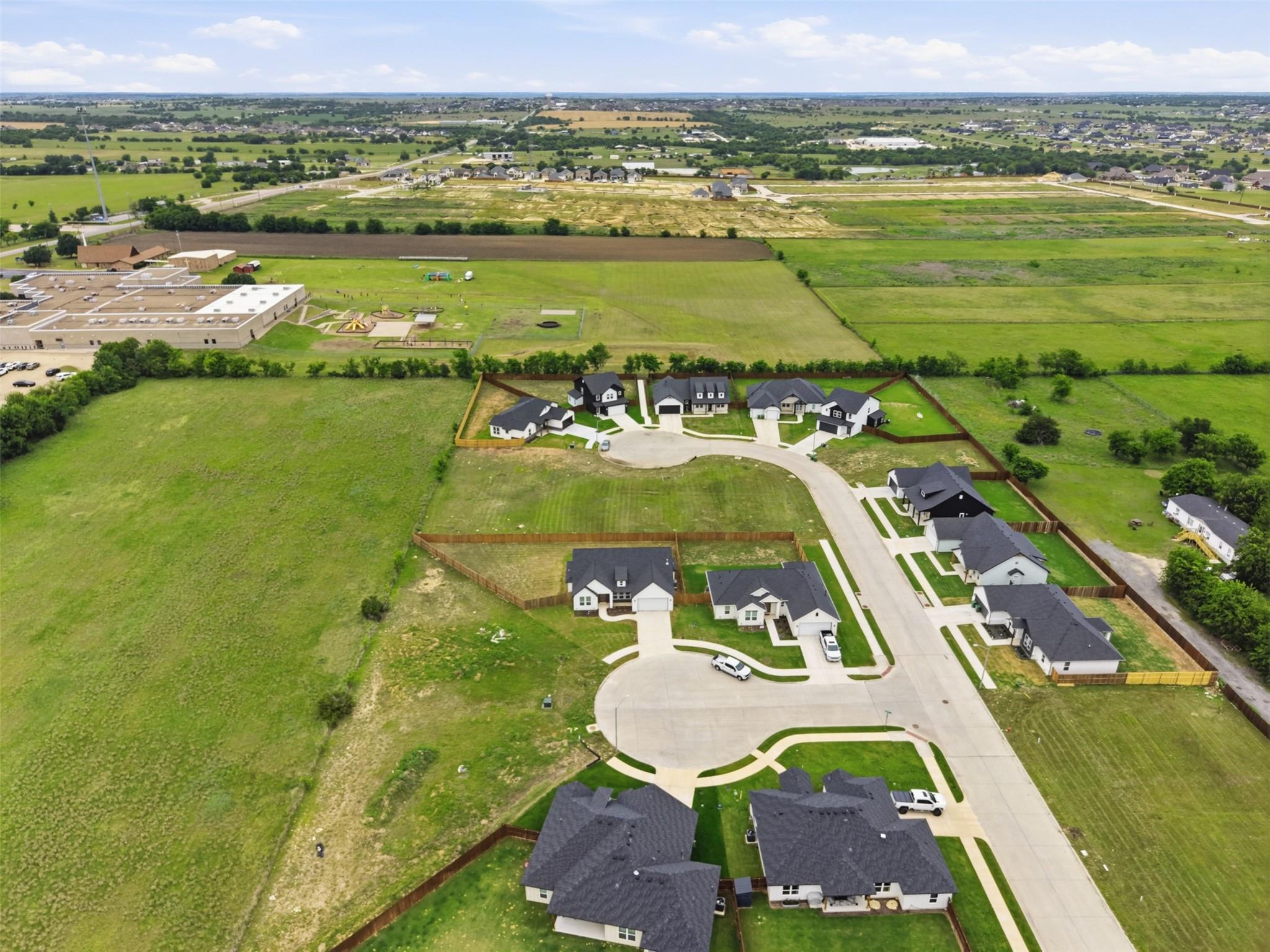 main property photo 10