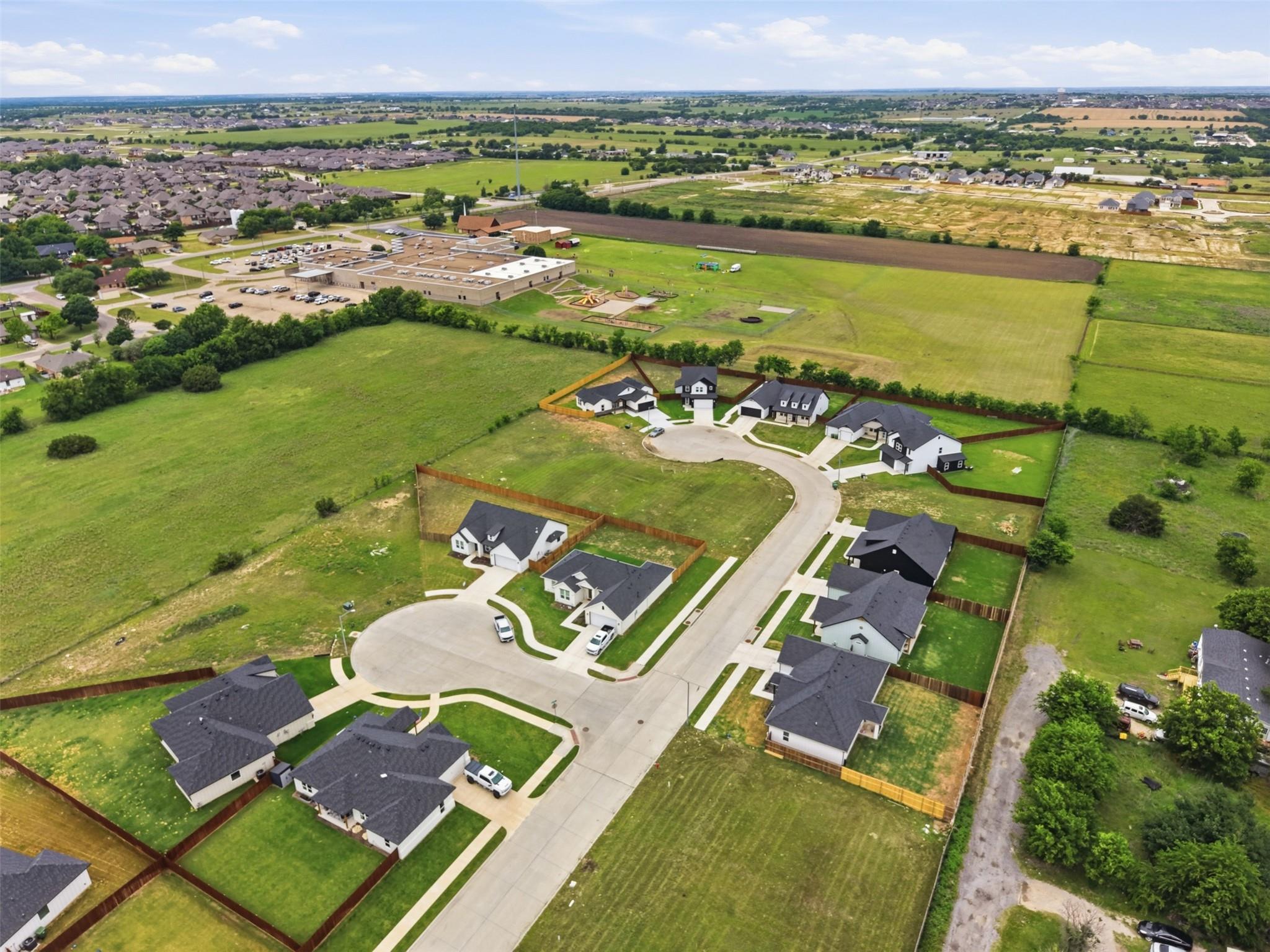 main property photo 11