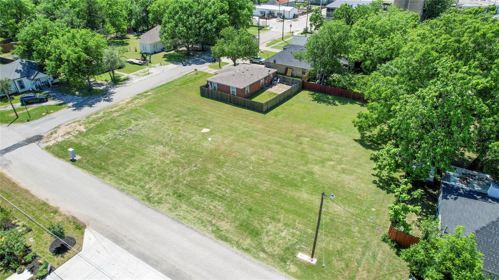 main property photo 29