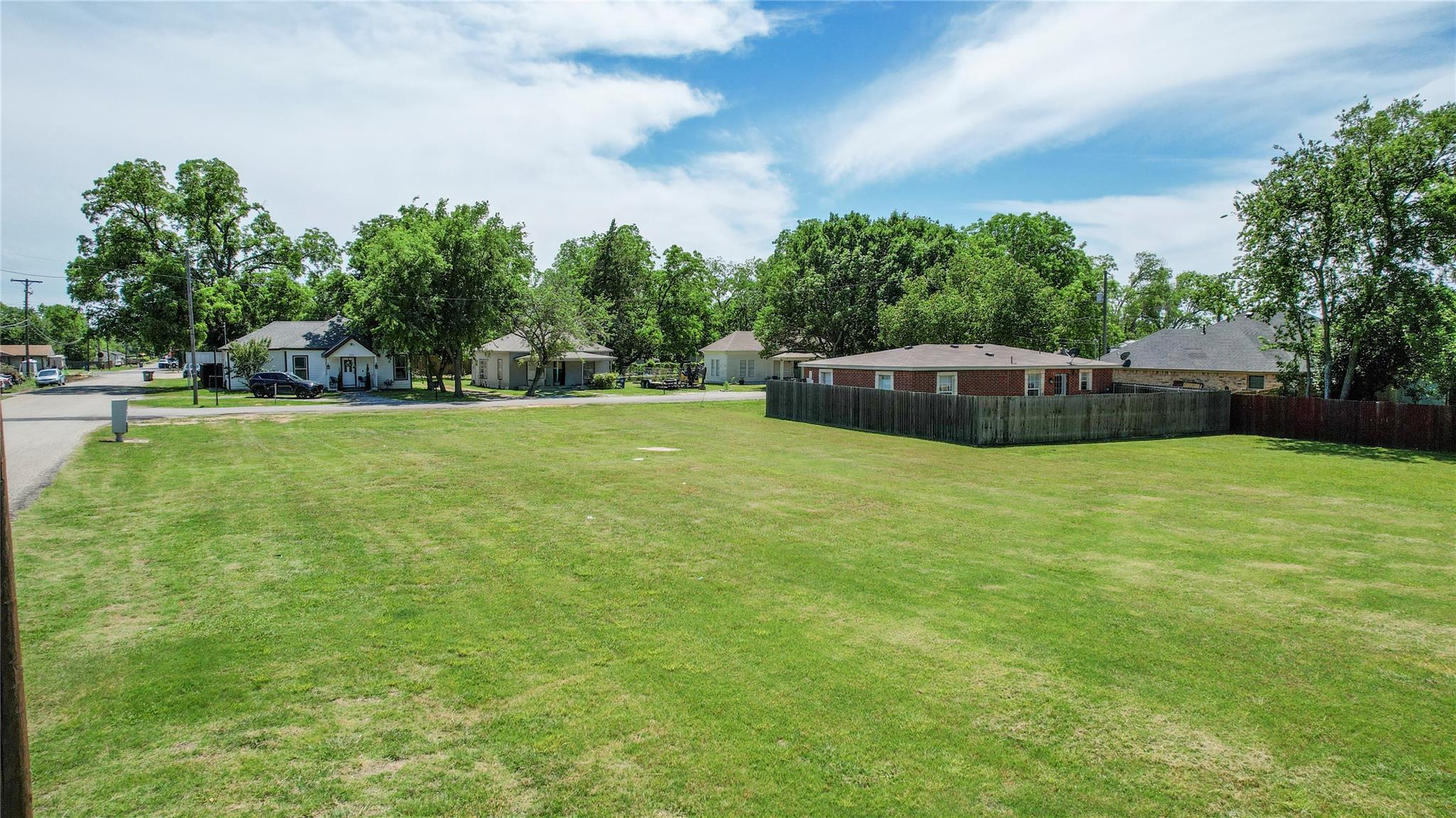 main property photo 32