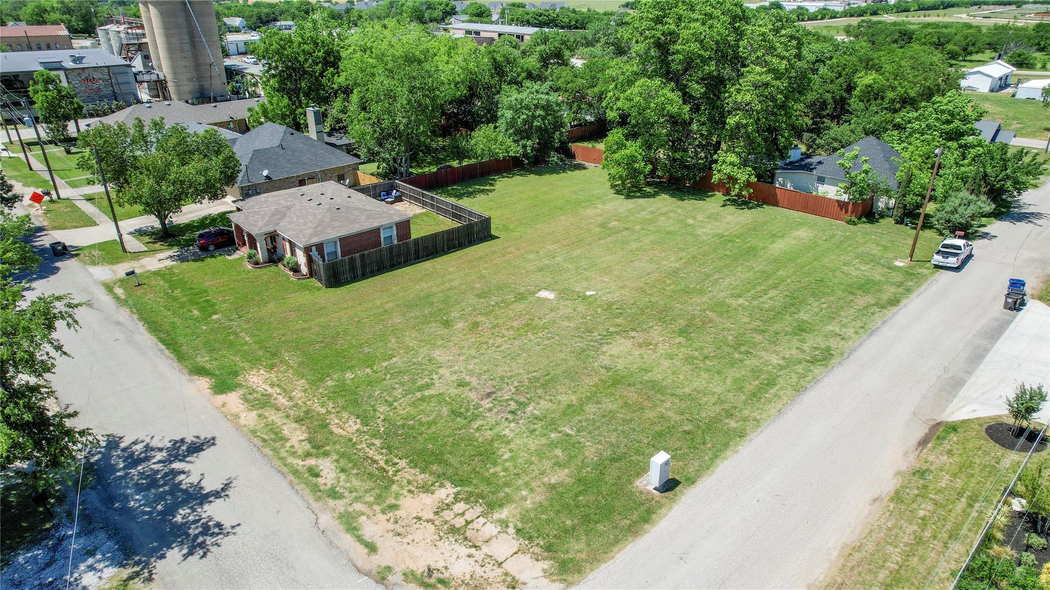 main property photo 6