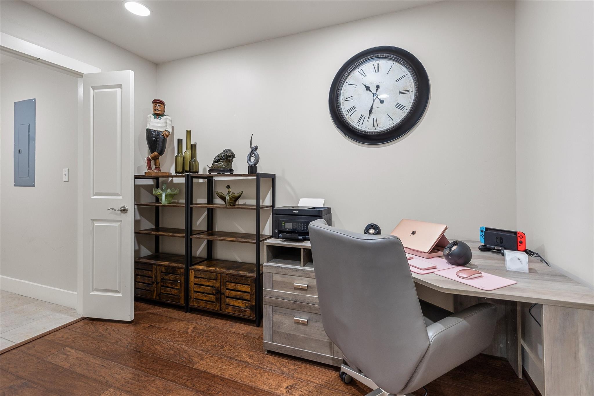 main property photo 10