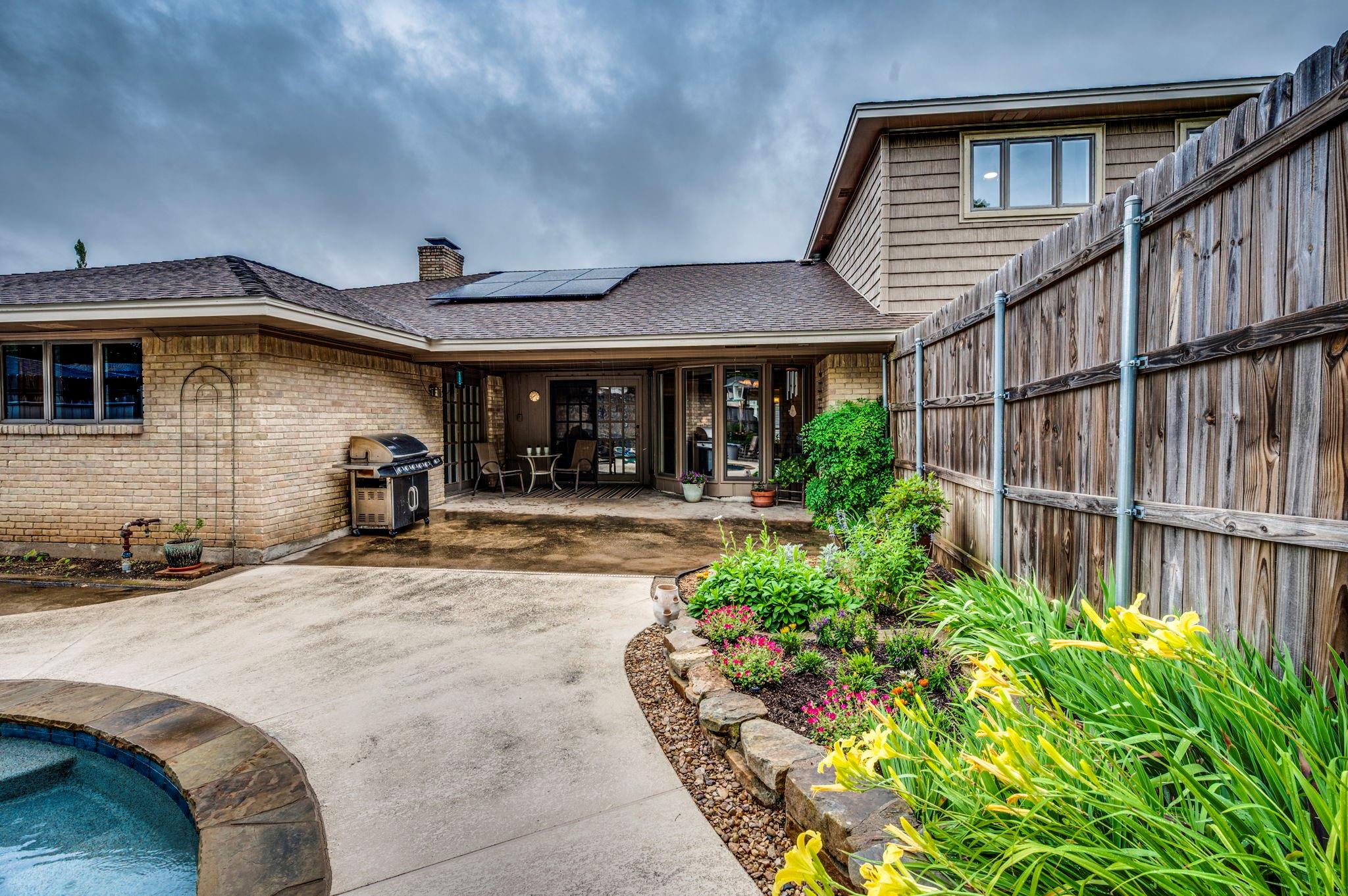 main property photo 31