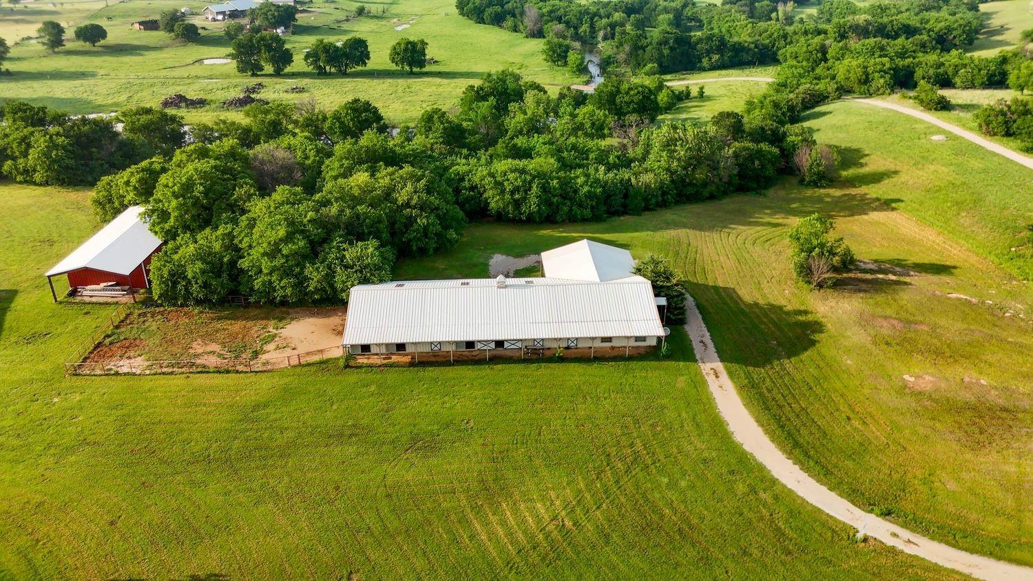 main property photo 10