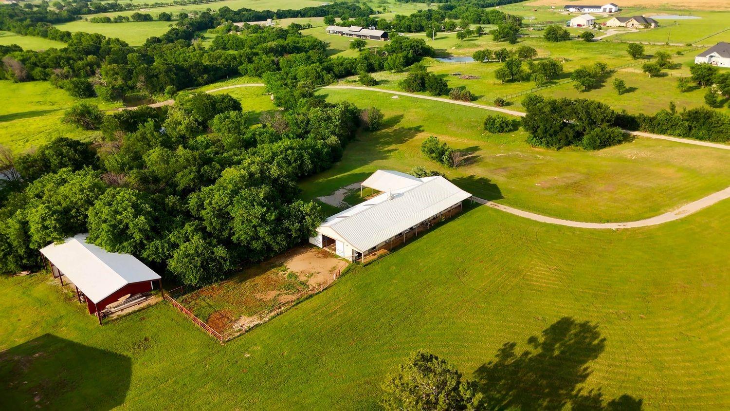 main property photo 11