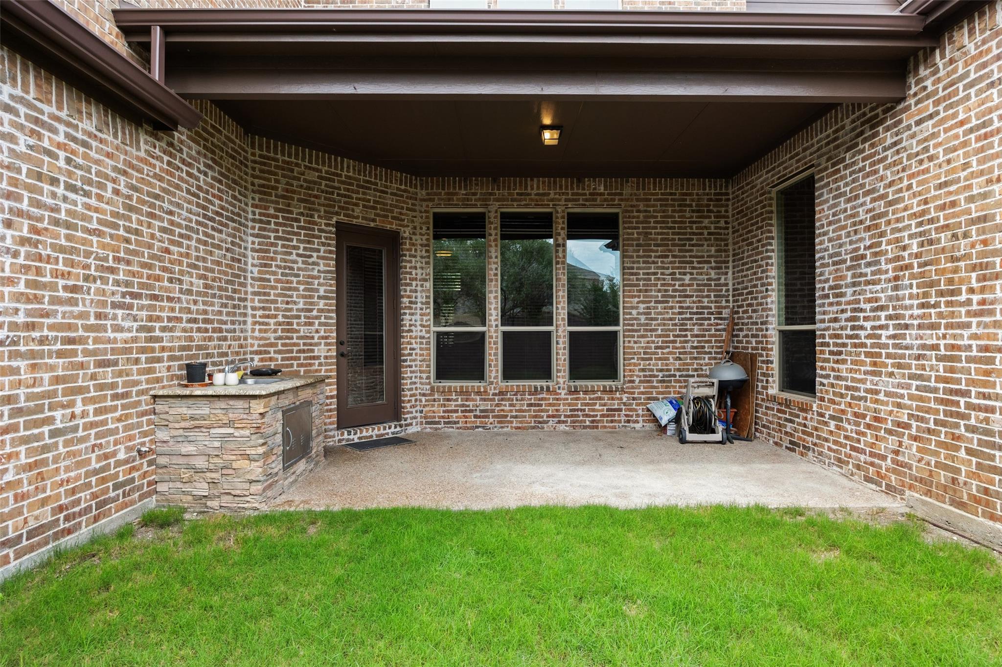 main property photo 37