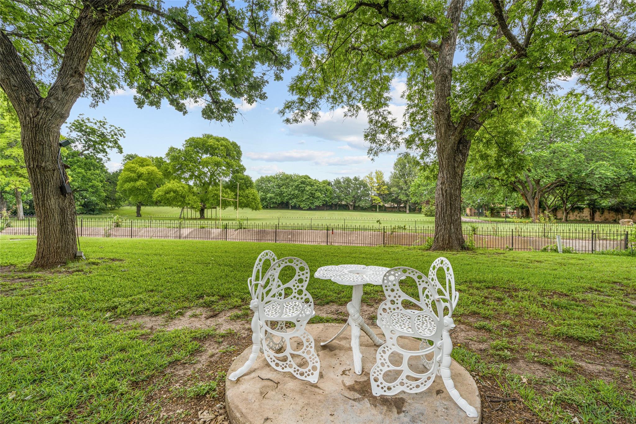 main property photo 31
