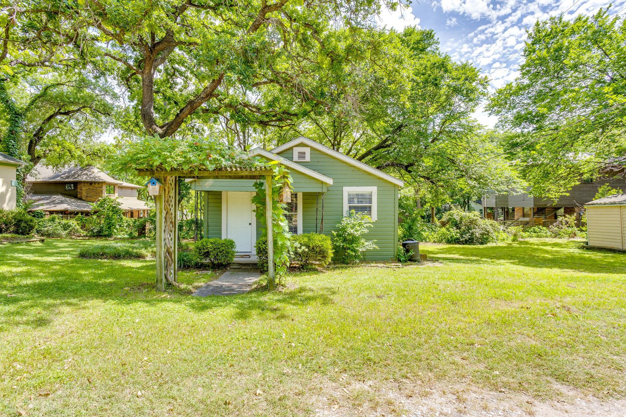 main property photo 8