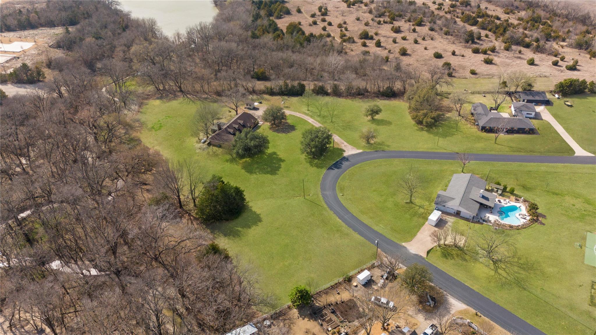 main property photo 5