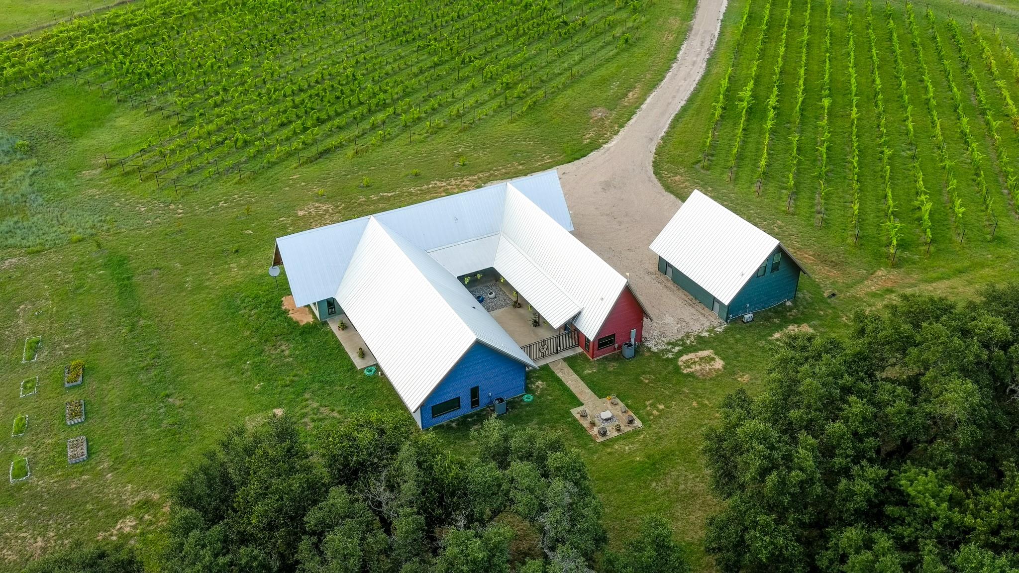 main property photo 3