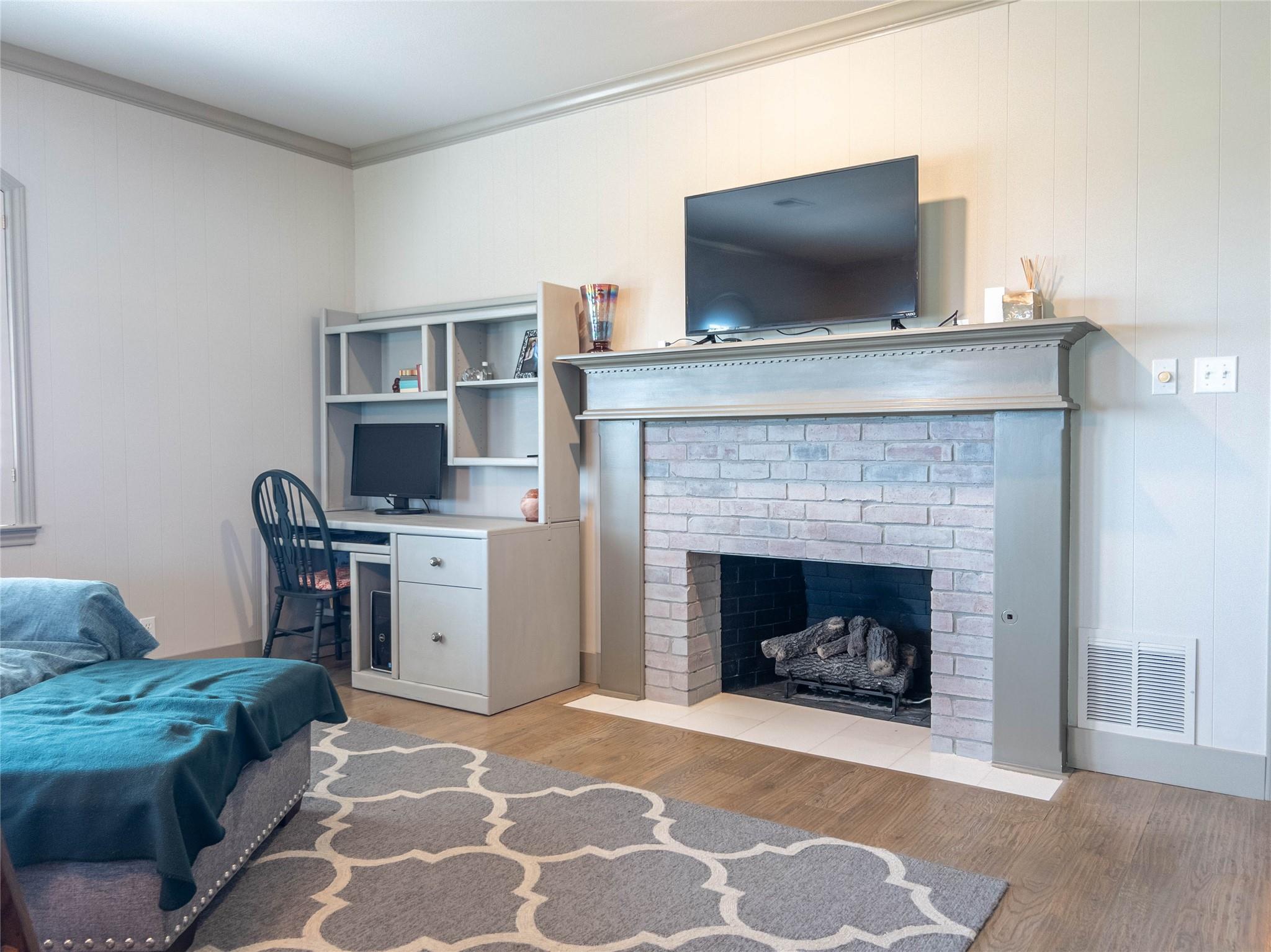 main property photo 25