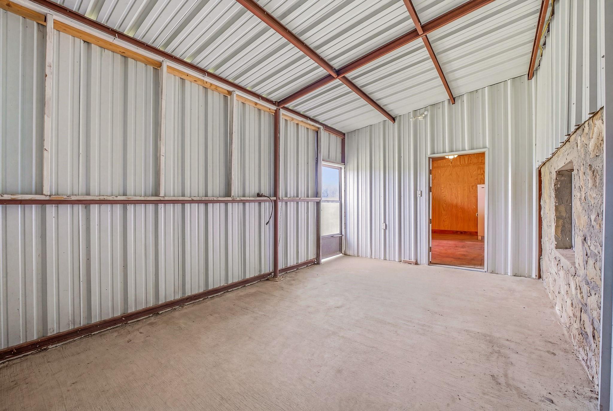 main property photo 14