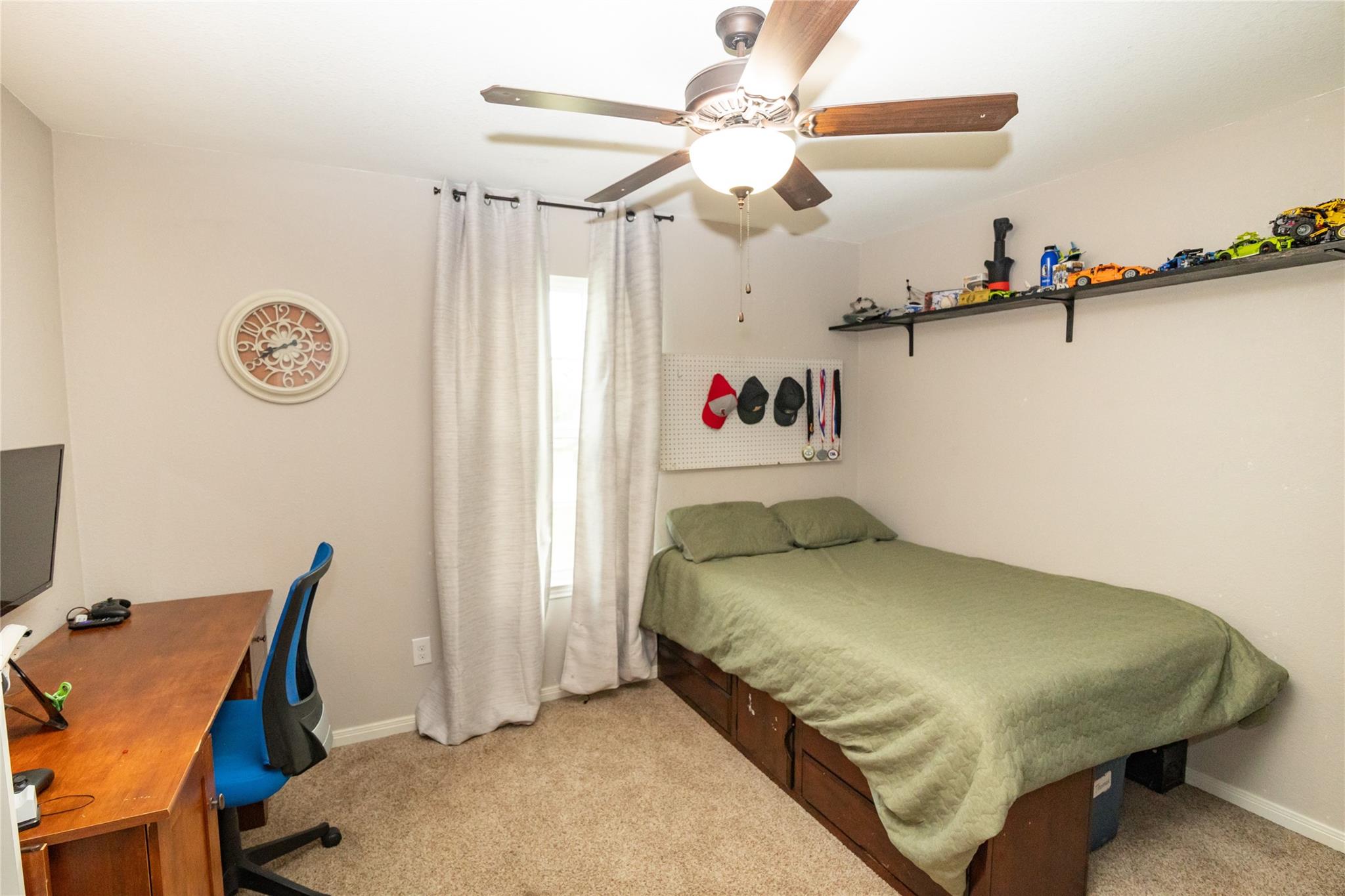 main property photo 30