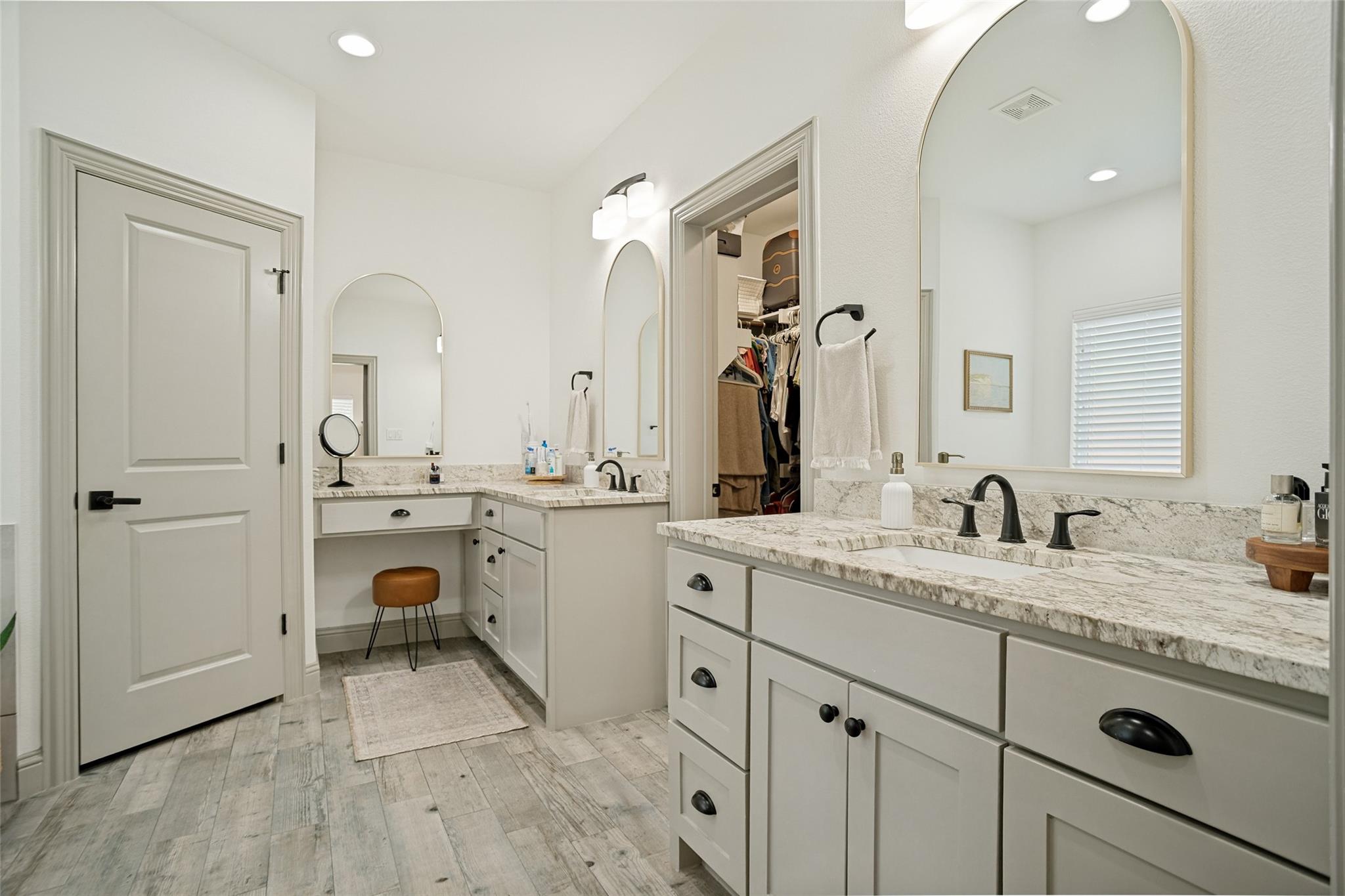 property viewer photo 25