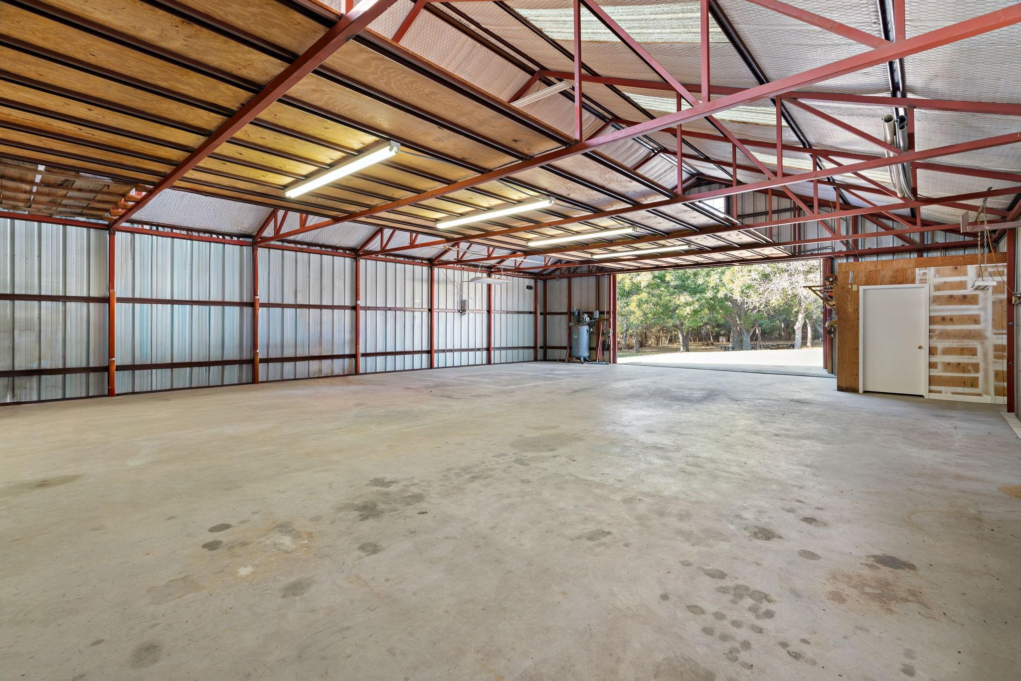main property photo 28