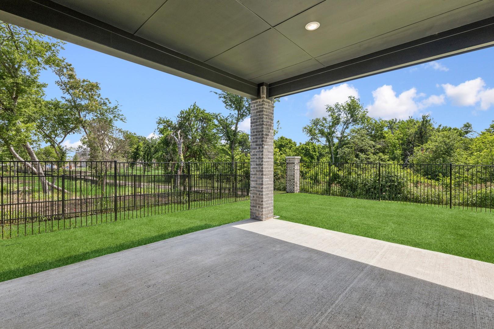 main property photo 33