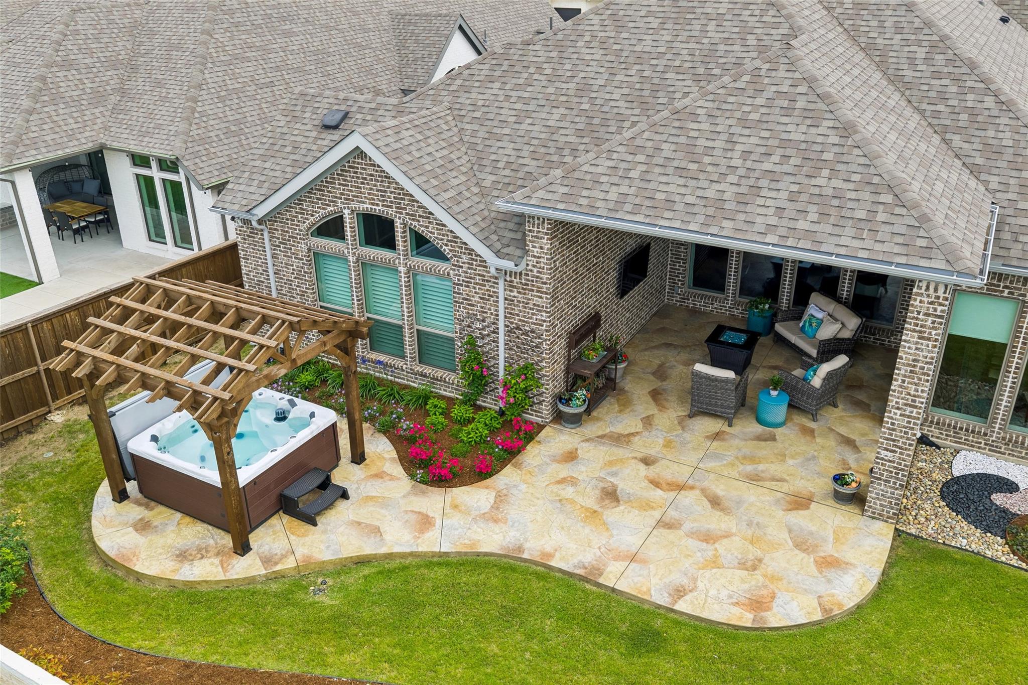 main property photo 27