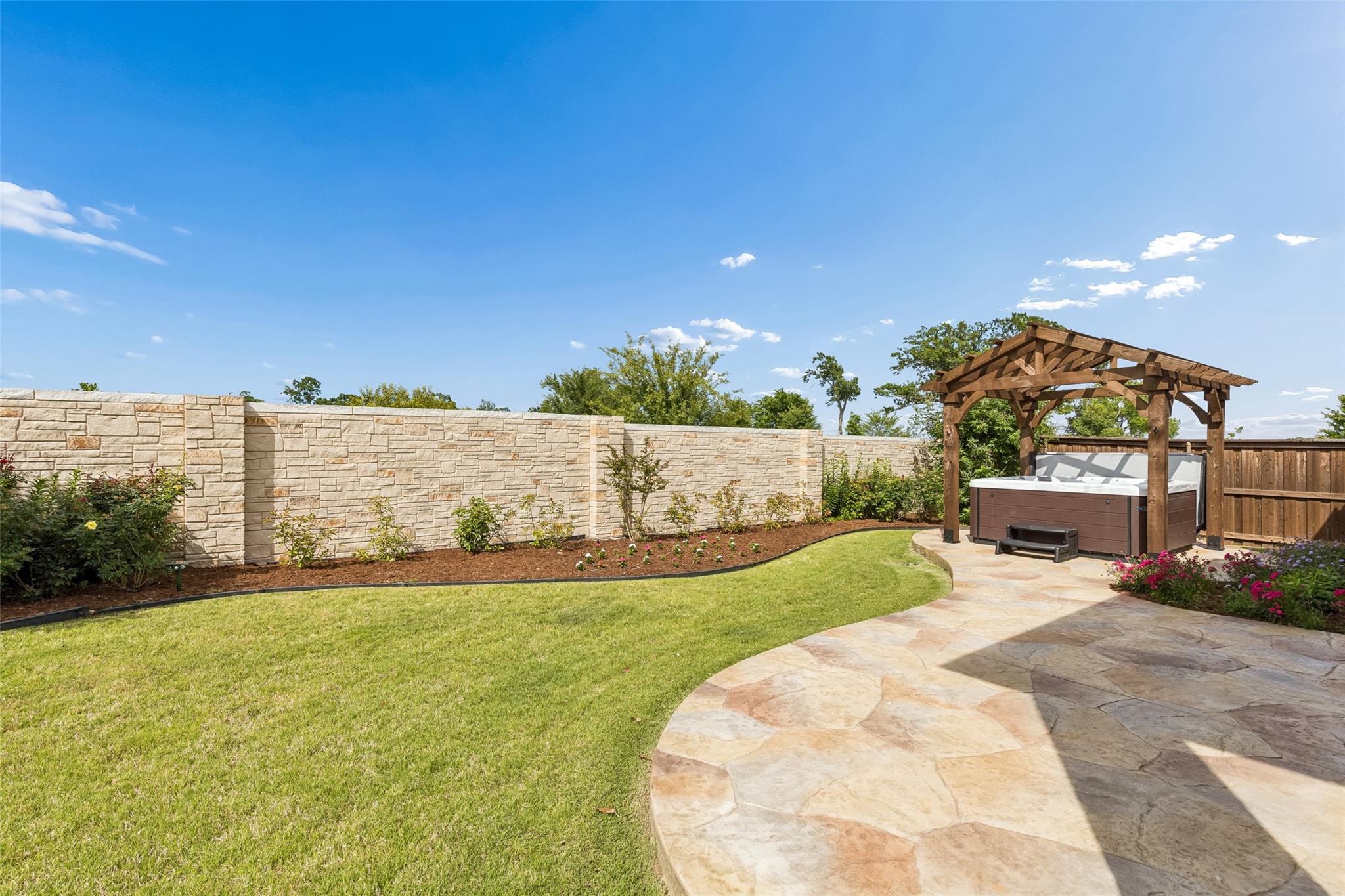 main property photo 29