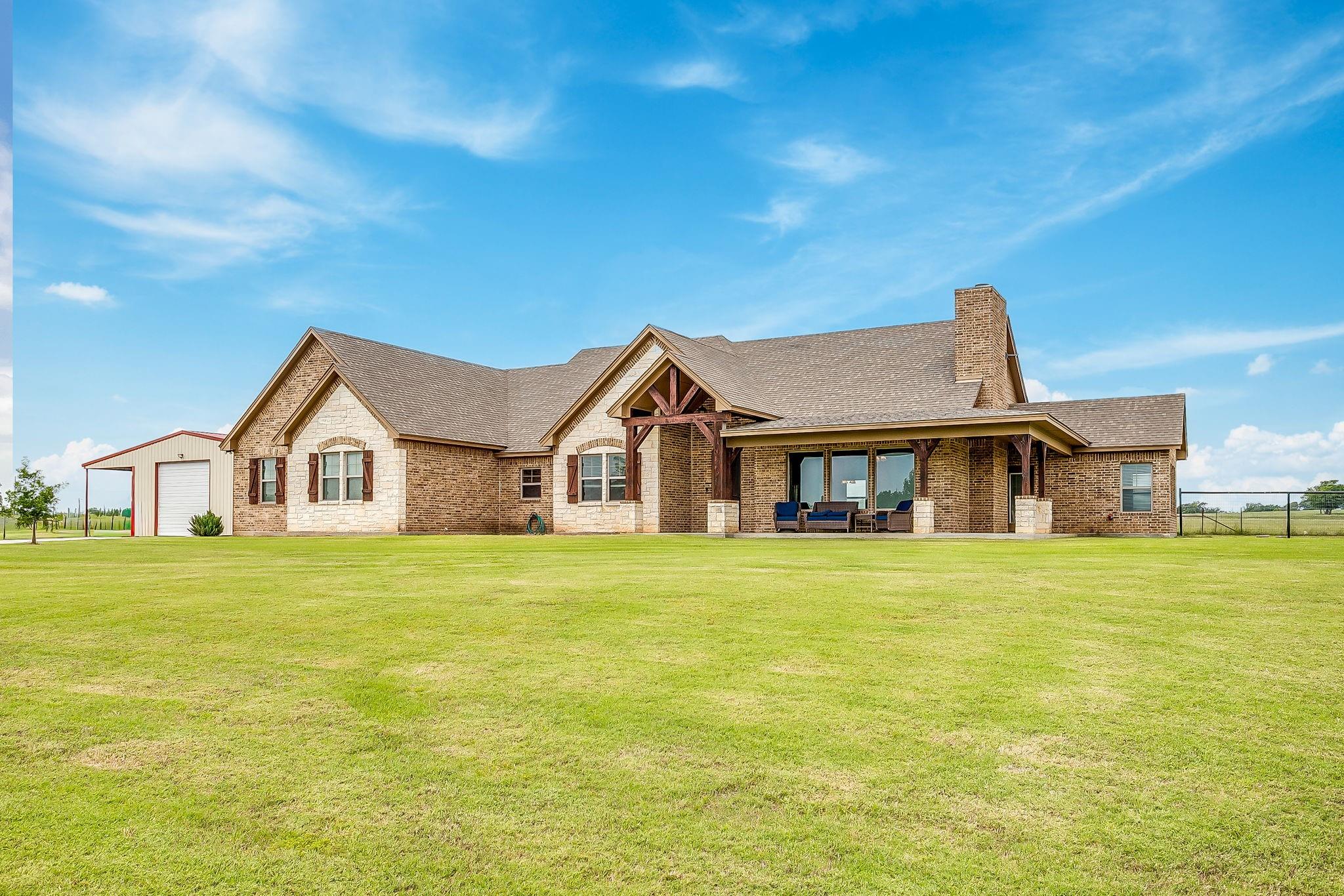 main property photo 3