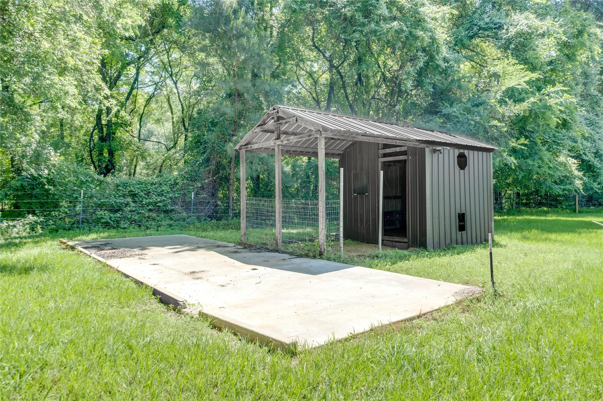 main property photo 7