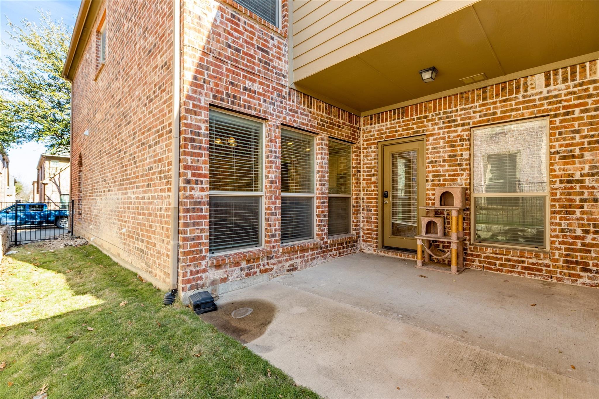 main property photo 17