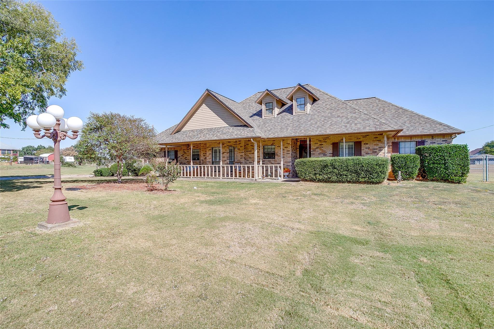 main property photo 3